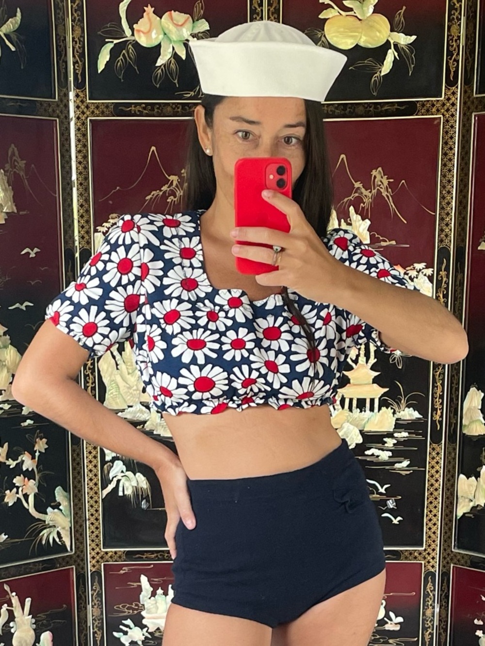 1960s flower power daisies crop top